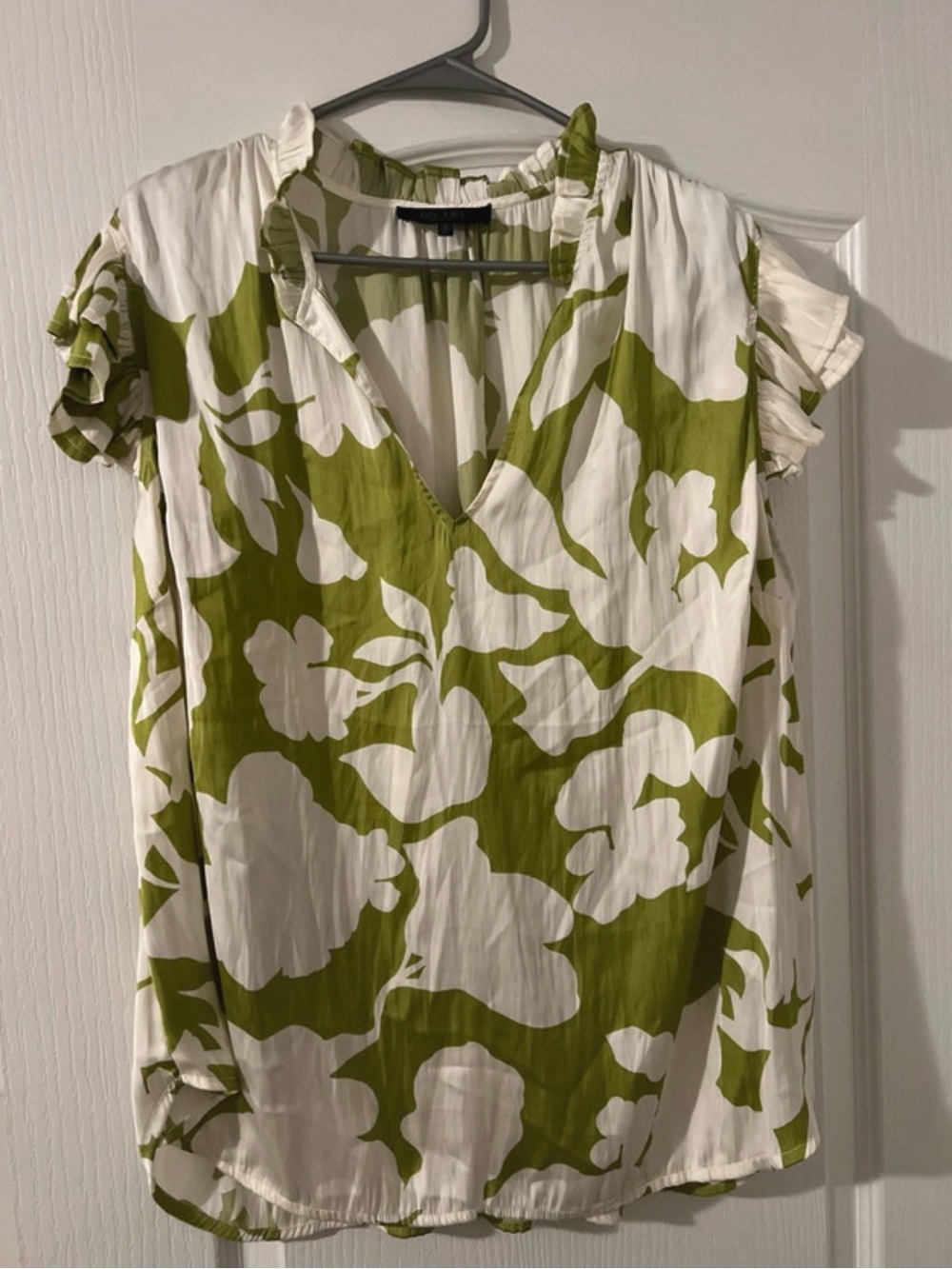 RACHEL Rachel Roy Olive & White Floral V-Neck Ruffle Sleeve Blouse